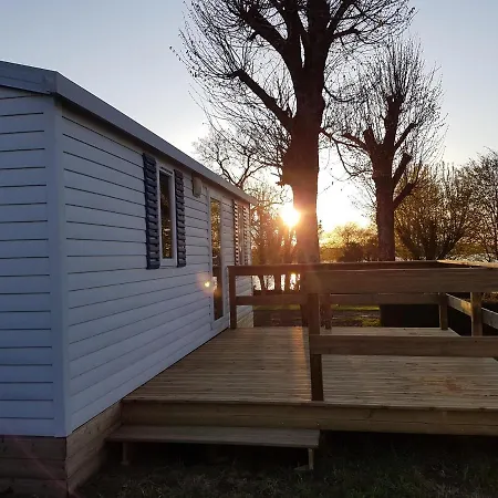 Camping Les Rives Du Bois Morin